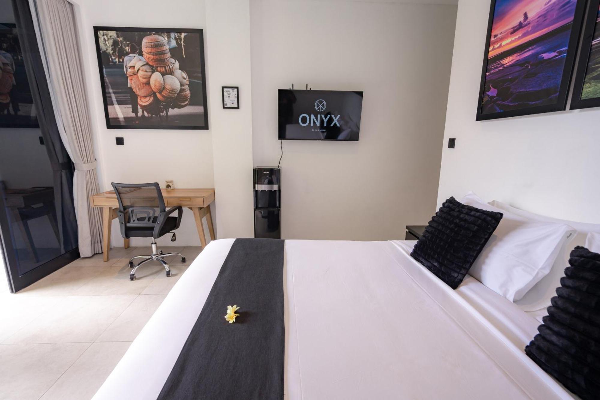Onyx Beach Hotel Canggu  Bagian luar foto