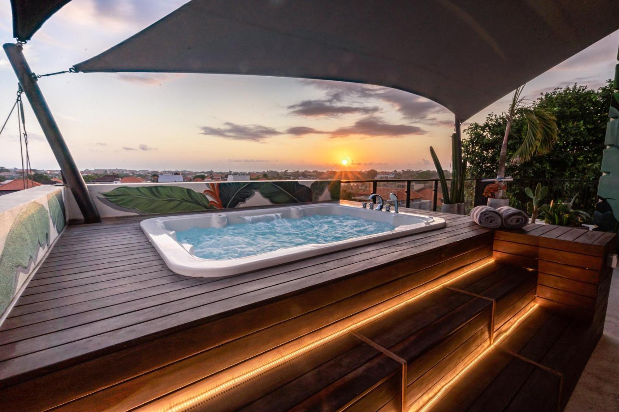 Onyx Beach Hotel Canggu  Bagian luar foto