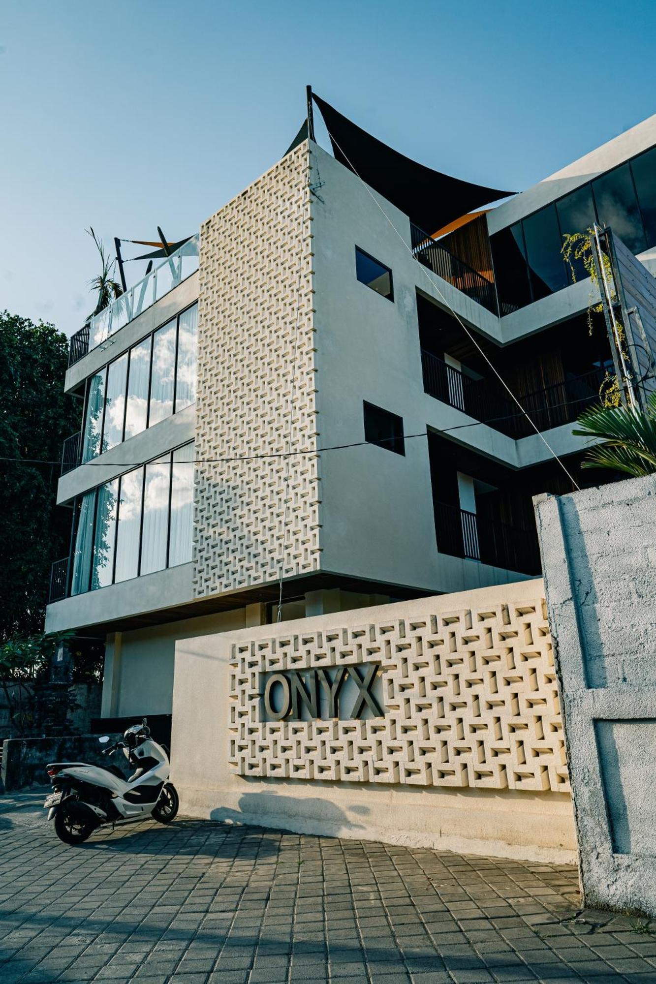 Onyx Beach Hotel Canggu  Bagian luar foto