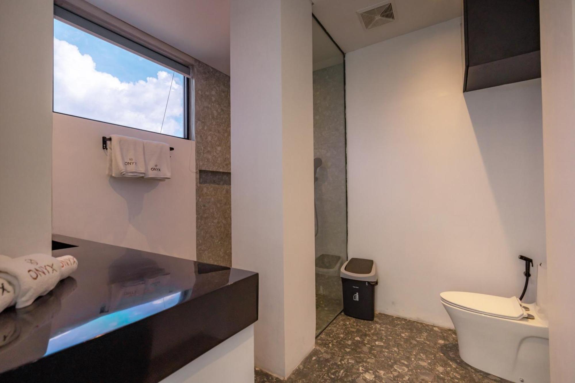 Onyx Beach Hotel Canggu  Ruang foto